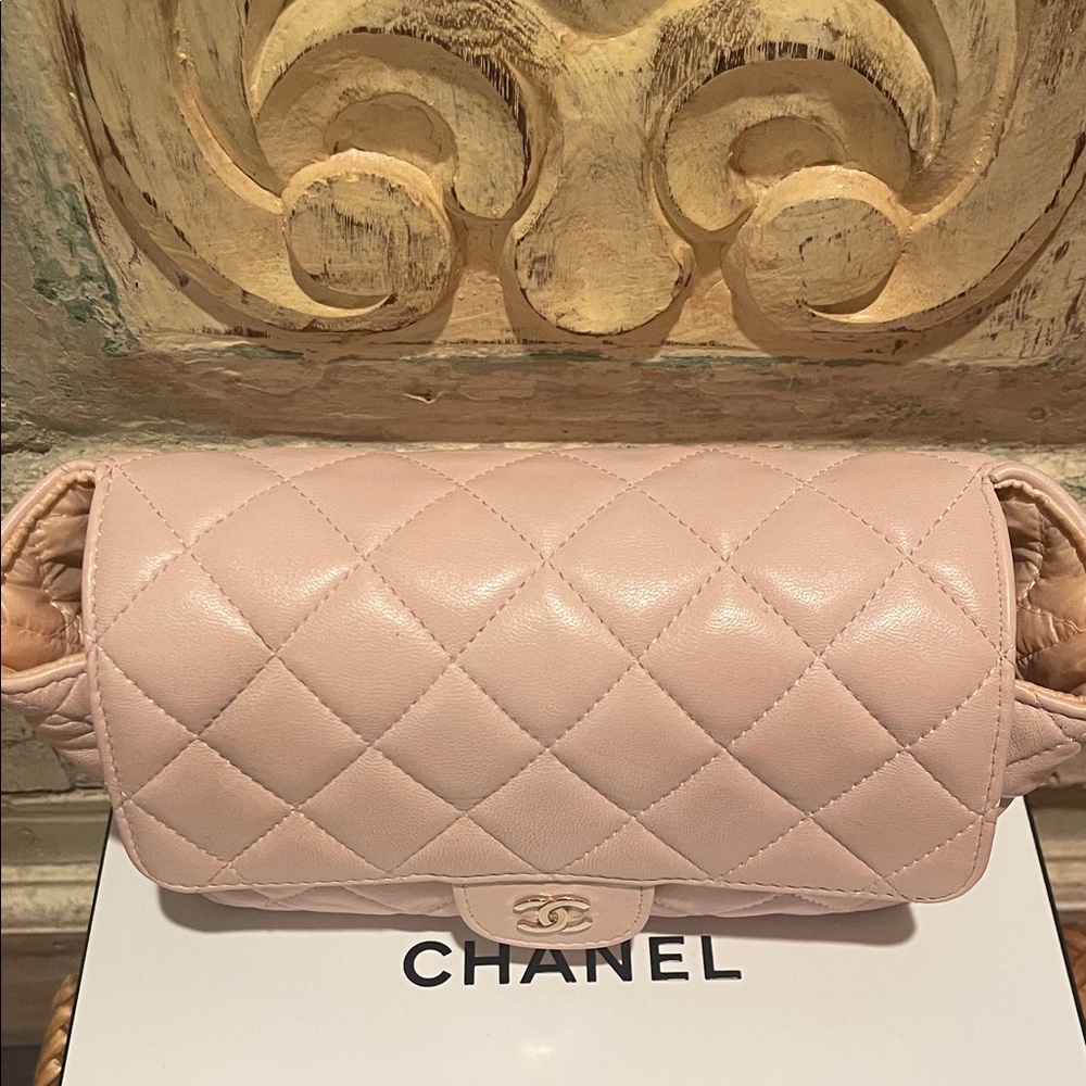 EUC Chanel Pink Quilted Lamskin CC Cosmetic Bag with Chanel Box - Picture 13 of 14